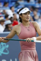 Emma Raducanu Debuts Peach Courtwear at DC Open Semifinal — July 26, 2025