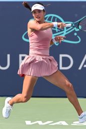 Emma Raducanu Defeats Kostyuk in Gritty Opener at DC Open 2025