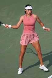 Emma Raducanu Defeats Kostyuk in Gritty Opener at DC Open 2025