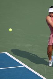 Emma Raducanu Defeats Kostyuk in Gritty Opener at DC Open 2025