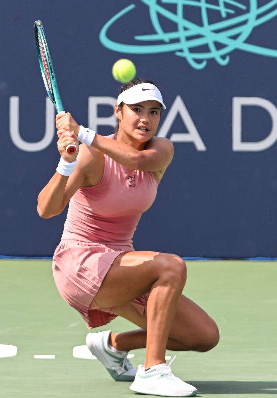 Emma Raducanu Defeats Kostyuk in Gritty Opener at DC Open 2025