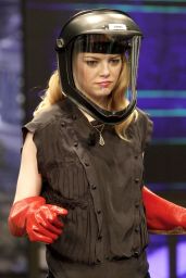 Emma Stone Brings Edgy Chic to "El Hormiguero" in Madrid