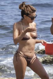 Eva Longoria Unveils Effortless Chic on Marbella Shores
