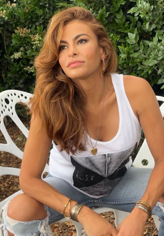 Eva Mendes Channels Effortless Chic in Ripped Denim Eva Mendes Channels Effortless Chic in Ripped Denim
