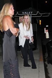 Fanning Sisters Dine in Santa Monica