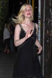 Fanning Sisters Dine in Santa Monica