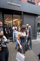 Gracie Abrams: The Quiet Allure of Understated Glamour at Hourglass Cosmetics in NYC