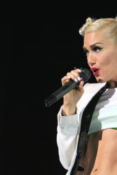 Gwen Stefani Electrifies on Sleep Train Stage