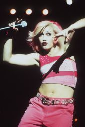 Gwen Stefani Performs Saturn-Era Punk Glam in San Jose