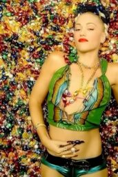 Gwen Stefani’s Candy-Coated Couture in “Luxurious” – 2004