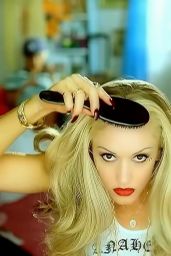 Gwen Stefani’s Candy-Coated Couture in “Luxurious” – 2004