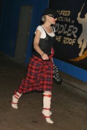 Gwen Stefani Steps Out for 'Fiddler on the Roof'