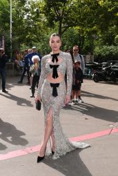 Hailee Steinfeld Attends Tamara Ralph Couture Show in Paris