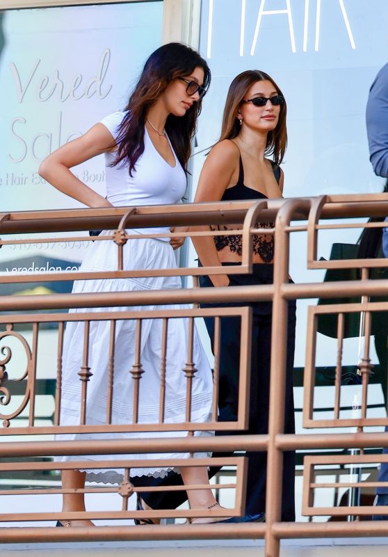 Hailey Bieber & Camila Morrone