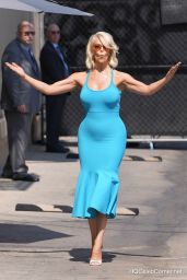 Hannah Waddingham Commands in Turquoise at Kimmel