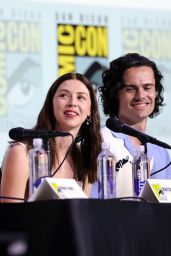 Hermione Corfield Unveils Pragmatic Chic at Comic-Con