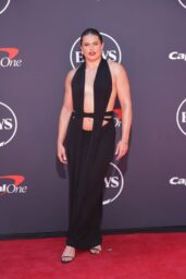 Ilona Maher’s Whiplash Minimalism at the 2025 ESPY Awards
