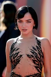 Isabela Merced Debuts Fierce Glamour at "Superman" Premiere