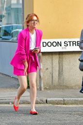 Isla Fisher Debuts Raspberry Blazer Chic on London Theatre Night
