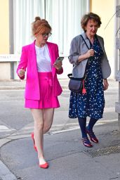 Isla Fisher Debuts Raspberry Blazer Chic on London Theatre Night
