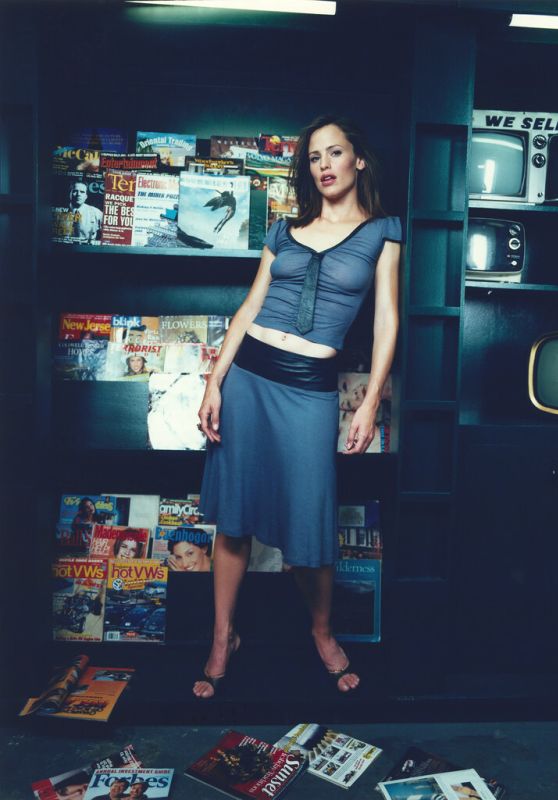 Jennifer Garner Channels Vintage Cool in Blue Midi for Pablo Serrano’s 2001 Shoot