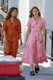 Jennifer Garner & Regina Hall Bring Summer Ease to “Five-Star Weekend” Set – LA, July 8, 2025