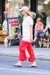 Jennifer Lawrence Layers Lace Over Linen in NYC Street Style Moment – July 2025