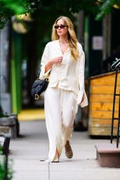 Jennifer Lawrence Steps Out in Monochrome Ease for NYC Dinner Date