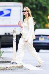 Jennifer Lawrence Steps Out in Monochrome Ease for NYC Dinner Date