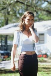 Jennifer Love Hewitt’s White Tank Terror in 1997 Slasher Promo