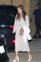 Jessica Alba Unveils Cozy-Chic for Nobu Dinner
