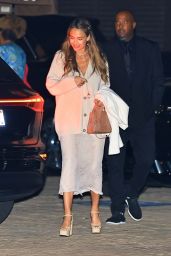 Jessica Alba Unveils Cozy-Chic for Nobu Dinner
