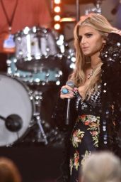 Jessica Simpson Performs Floral Noir at TODAY’s Citi Concert Series NYC