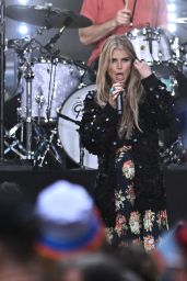 Jessica Simpson Performs Floral Noir at TODAY’s Citi Concert Series NYC