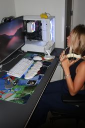 Jordyn Jones Unveils Epic Desk "Highlights" Mat, July 2025