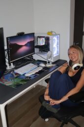 Jordyn Jones Unveils Epic Desk "Highlights" Mat, July 2025