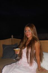 Juliah Molinari: Summer Style Versatility, From Sun-Kissed Lounging to City Chic