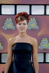 Kate Beckinsale Debuts Heart-Strapped Noir at MTV Awards 2002