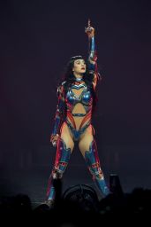 Katy Perry Unleashes Cyber Couture at The Kia Forum – July 2025