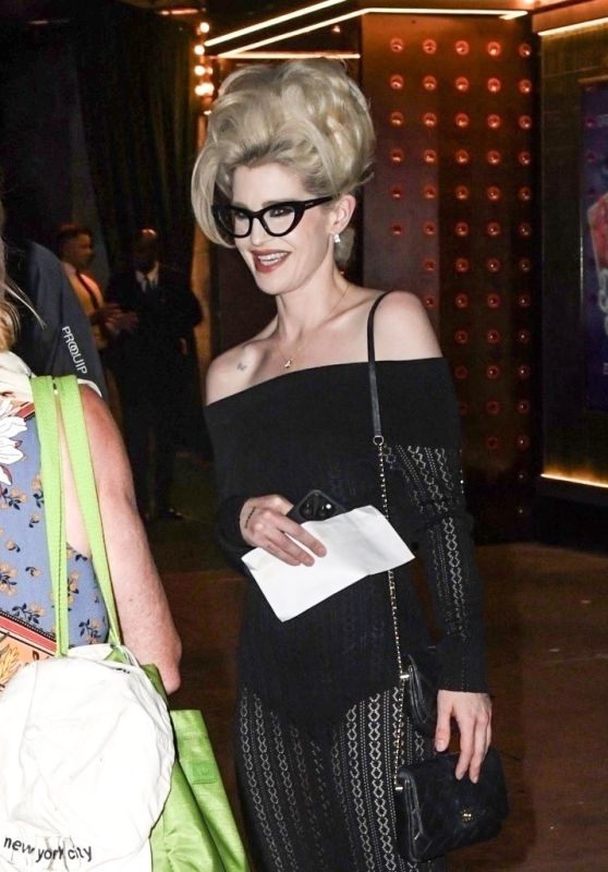 Kelly Osbourne Dazzles in Retro Glamour at Diamonds and Dust Gala