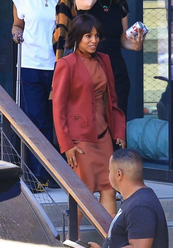 Kerry Washington Embraces Retro Glam on 