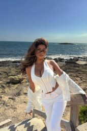 Komal Ilsanker: The Siren Song of Summer Style