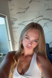 Kyla Dodds: Effortless Charm in Casual Summer Moments