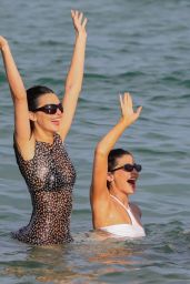 Kylie & Kendall Jenner