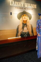 Lainey Wilson Unveils "Tough as Nails" Exhibition in Nashville