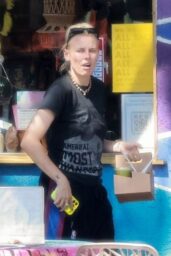 Lauren Wasser Steps Out in Graphic Tee for Los Feliz Sunday – July 2025