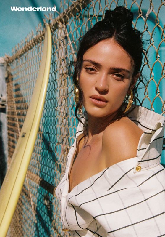 Luna Blaise Embraces Summer