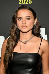 Madeleine McGraw Electrifies at Comic-Con Bash
