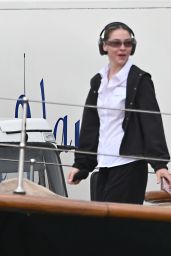 Madelyn Cline Leaves “Day Drinker” Set in Monochrome Ease – Spain 2025