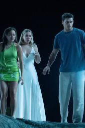 Madelyn Cline Navigates Thrills in I Know What You Did